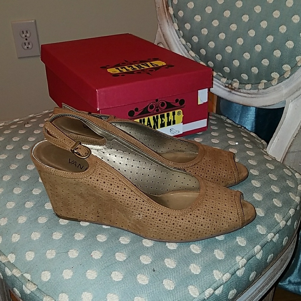 Vaneli Nubuc Wedges